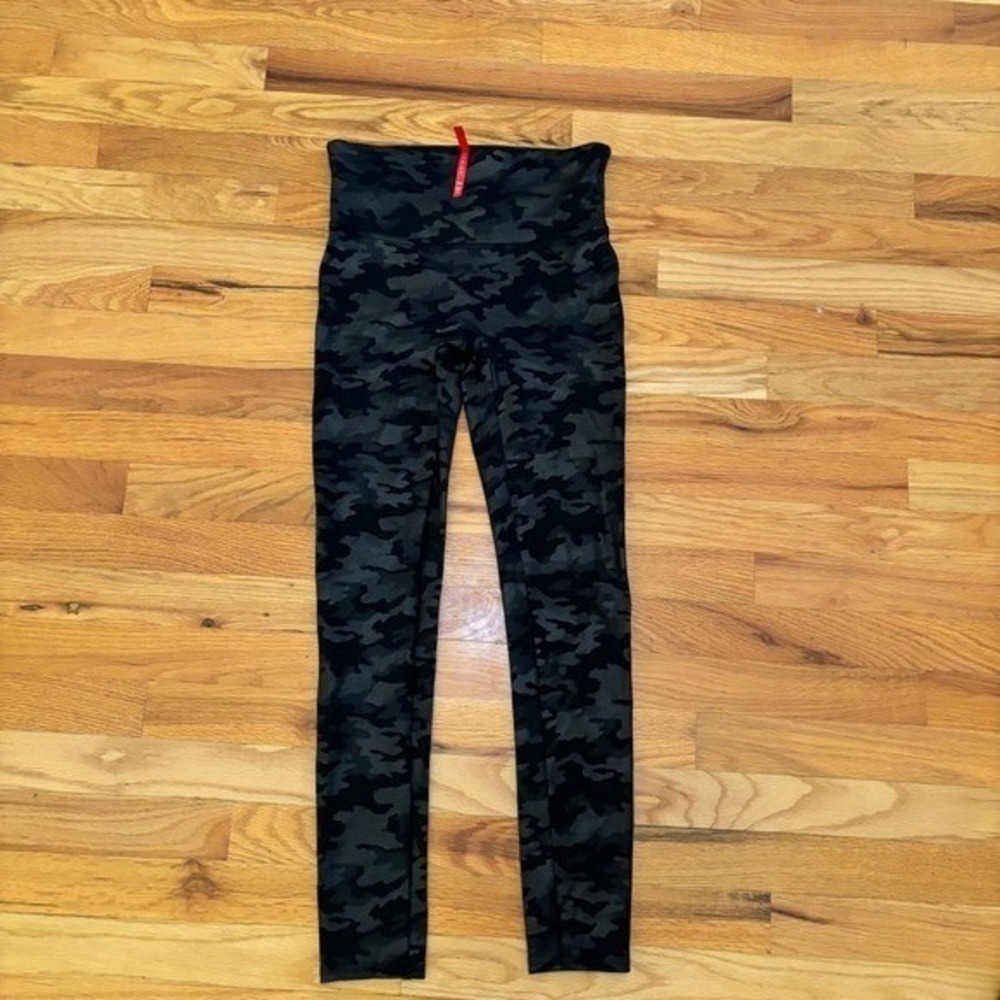 SPANX Camo Print High Waist Active Leggings Womens M M Black Green Athletic